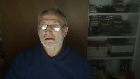 Buttlover2233 online show from January 2026 07:18:01 PM