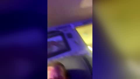 bwoods1987 online show from May 2026 04:40:01 AM