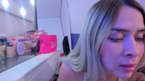     online show from December 2024 04:28:02 PM