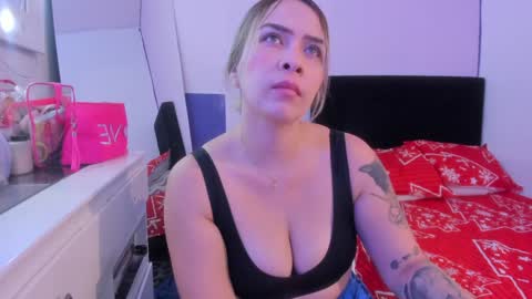     online show from December 2024 06:09:02 PM