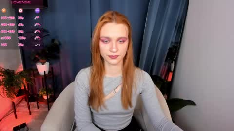Snapshot of c_moonie_ chatting on May 2026 08:57:02 PM Polly online show from May 2026 08:57:02 PM