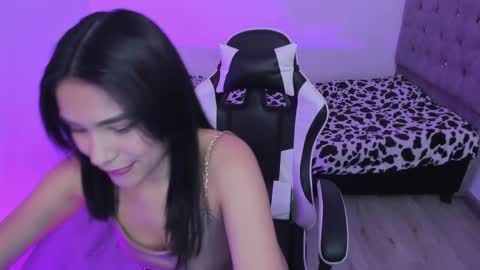 caelisse_cb online show from December 2025 02:23:01 PM