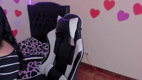 caelisse_cb online show from April 2026 03:53:01 PM