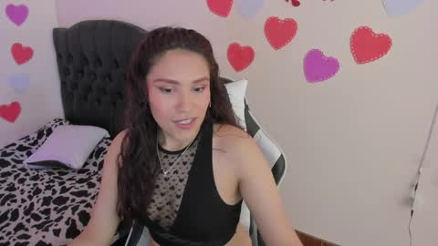 Snapshot of caelisse_cb chatting on June 2026 05:18:01 PM caelisse_cb online show from June 2026 05:18:01 PM