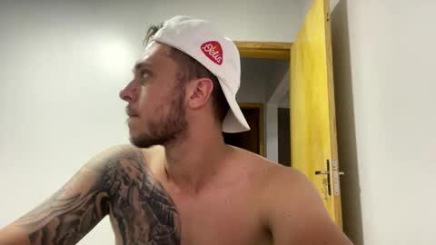 Snapshot of caioba2025caio chatting on December 2025 10:40:02 PM caioba2025caio online show from December 2025 10:40:02 PM