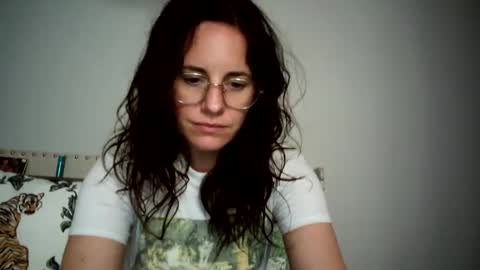 Caitie Citrine online show from December 2024 10:31:01 PM