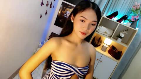 caitlin online show from November 2025 07:38:01 PM