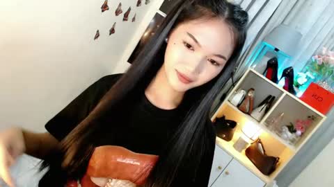 Snapshot of caitlin_x chatting on June 2026 08:13:02 PM caitlin online show from June 2026 08:13:02 PM