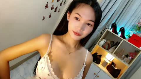 Snapshot of caitlin_x chatting on June 2026 11:31:02 PM caitlin online show from June 2026 11:31:02 PM