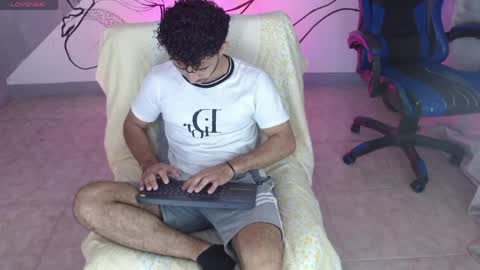 Snapshot of caius_bigcock1 chatting on May 2026 12:35:01 PM caius online show from May 2026 12:35:01 PM