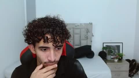 Snapshot of caius_fox chatting on January 2026 07:52:01 PM caius online show from January 2026 07:52:01 PM