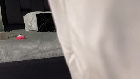 Calipso Parisi online show from November 2025 12:48:02 PM