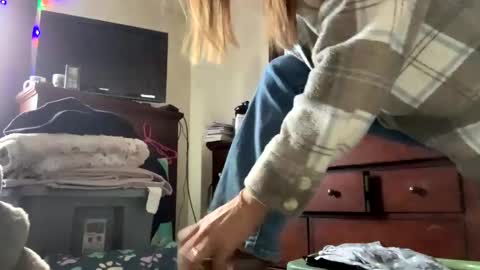 calishop1 online show from February 2025 10:59:01 PM