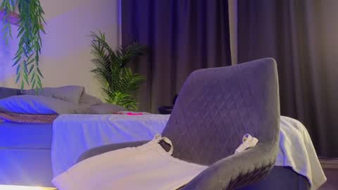 Snapshot of call_yes chatting on December 2024 08:58:02 PM Callista online show from December 2024 08:58:02 PM