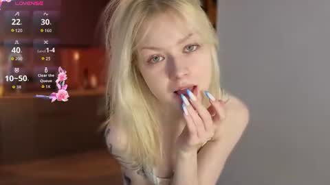Snapshot of callista_a chatting on June 2026 02:36:01 AM Robin online show from June 2026 02:36:01 AM