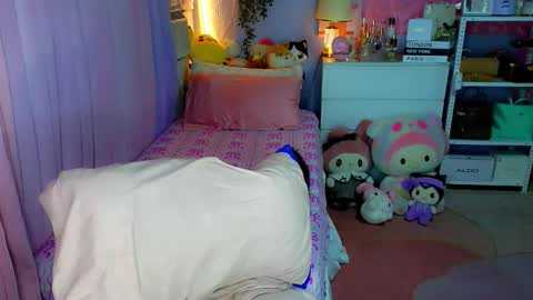 Mia online show from February 2026 05:14:02 AM