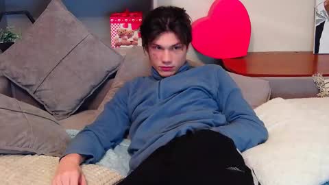 Snapshot of calvin_cay chatting on February 2025 02:35:01 AM Calvin online show from February 2025 02:35:01 AM