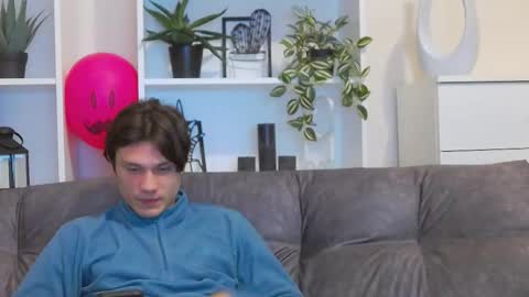 Snapshot of calvin_cay chatting on February 2025 07:47:02 PM Calvin online show from February 2025 07:47:02 PM