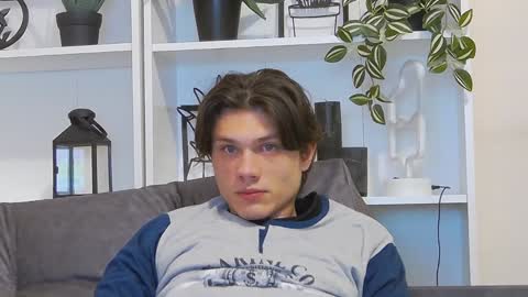 Snapshot of calvin_cay chatting on February 2025 01:43:01 AM Calvin online show from February 2025 01:43:01 AM