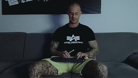 Calvin  online show from November 2025 10:12:01 PM