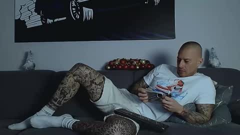 Calvin  online show from December 2025 12:27:01 AM