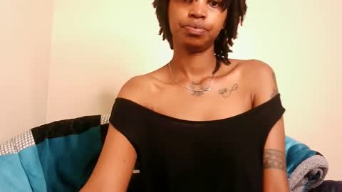 Snapshot of cam_she99 chatting on April 2026 10:24:02 AM sunflower mommy online show from April 2026 10:24:02 AM