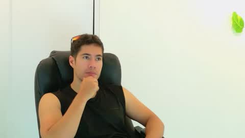 Snapshot of camara110 chatting on November 2025 12:34:02 AM camara110 online show from November 2025 12:34:02 AM