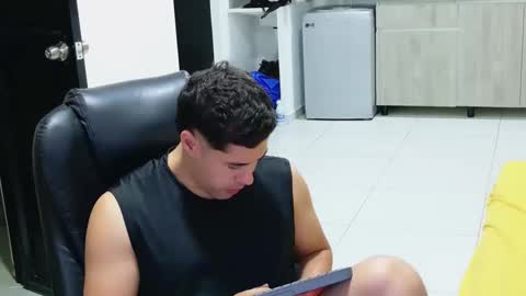 Snapshot of camara110 chatting on March 2026 01:43:02 AM camara110 online show from March 2026 01:43:02 AM