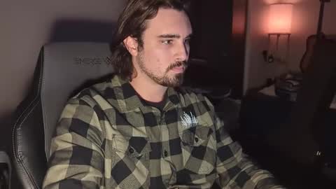 Snapshot of cameron_camming chatting on November 2025 12:02:01 AM Cameron online show from November 2025 12:02:01 AM