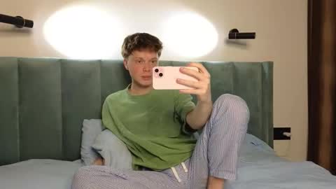 Snapshot of cameron_crowly chatting on February 2026 04:12:02 PM Cameron online show from February 2026 04:12:02 PM