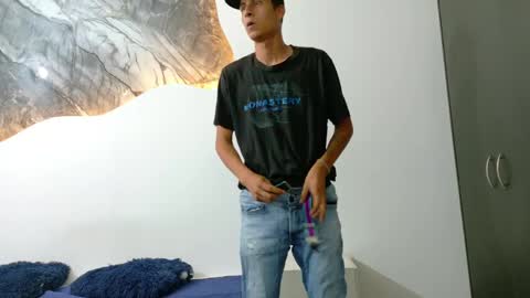 Snapshot of cameronsilverman chatting on May 2026 01:56:01 AM cameronsilverman online show from May 2026 01:56:01 AM
