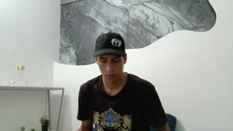 Snapshot of cameronsilverman chatting on May 2026 07:21:01 PM cameronsilverman online show from May 2026 07:21:01 PM