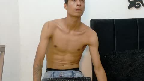 Snapshot of cameronsilverman chatting on May 2026 08:47:02 PM cameronsilverman online show from May 2026 08:47:02 PM