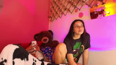 Snapshot of cami_casti777 chatting on May 2026 10:37:02 PM trini-1000 online show from May 2026 10:37:02 PM