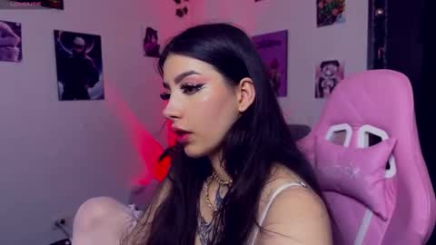 Snapshot of cami_mila99 chatting on January 2026 12:25:01 AM CAMI online show from January 2026 12:25:01 AM