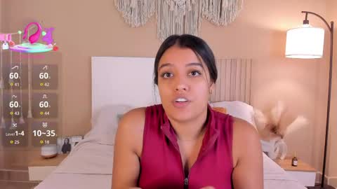 Snapshot of camila_bustamante_ chatting on May 2026 02:01:02 PM camila_bustamante_ online show from May 2026 02:01:02 PM