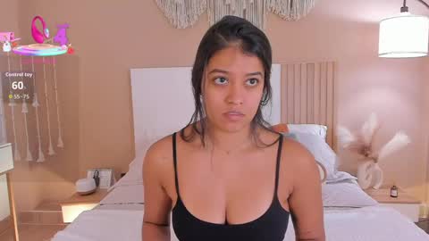 Snapshot of camila_bustamante_ chatting on May 2026 02:25:01 PM camila_bustamante_ online show from May 2026 02:25:01 PM