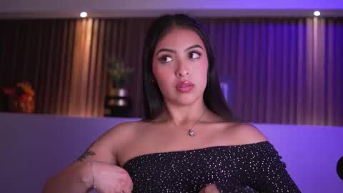 Camila online show from November 2025 04:24:01 AM