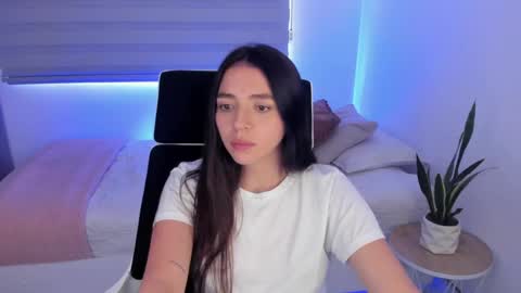  C A M I  online show from March 2026 08:32:01 PM
