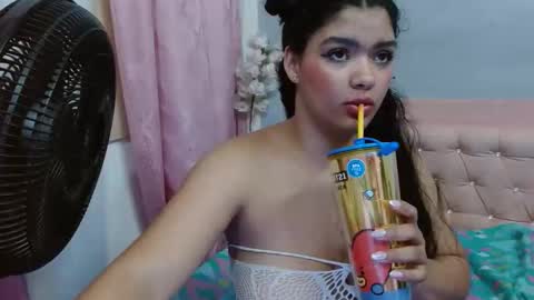Snapshot of camila_meza chatting on April 2026 09:15:02 PM camila_meza online show from April 2026 09:15:02 PM