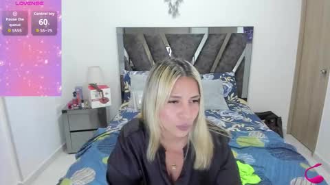 Camila online show from November 2025 08:03:01 PM