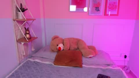 Camila  online show from February 2026 04:19:02 AM