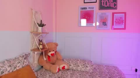 Camila  online show from February 2026 04:16:01 PM