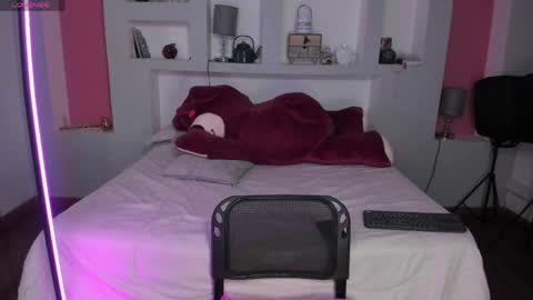 Camila  online show from April 2026 12:28:02 PM