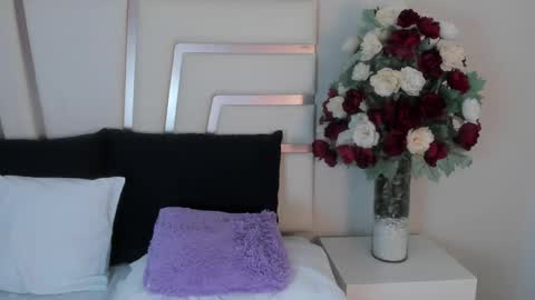 Camila online show from December 2024 06:01:02 AM