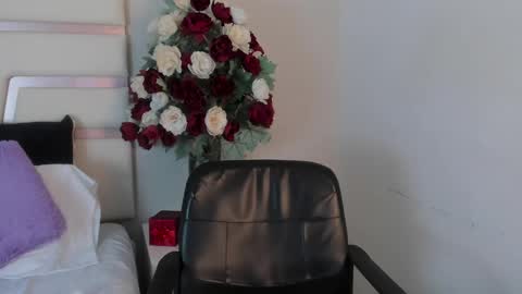 Camila online show from December 2024 02:01:01 AM