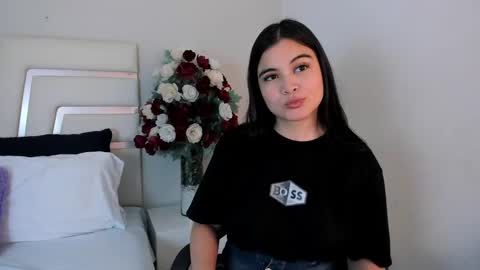 Camila online show from January 2025 07:17:01 PM