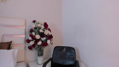 Camila online show from February 2025 09:01:01 PM