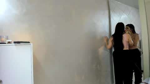 Camila online show from September 2025 07:25:01 PM