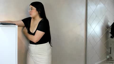 Camila online show from September 2025 08:00:02 PM